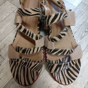 L'artiste sandals tenacity Zebra Wedge